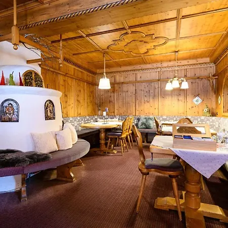 Guest house Montfort 3*