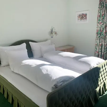 Montfort Guest house *