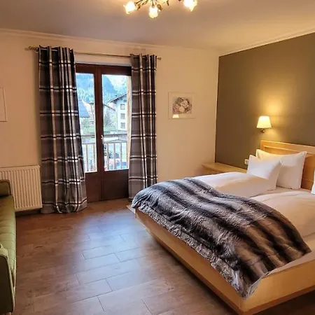 Montfort Guest house *